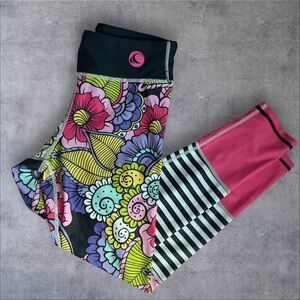 Wave Life Colorful Floral Leggings Size Large – Striped & Colorblock Design